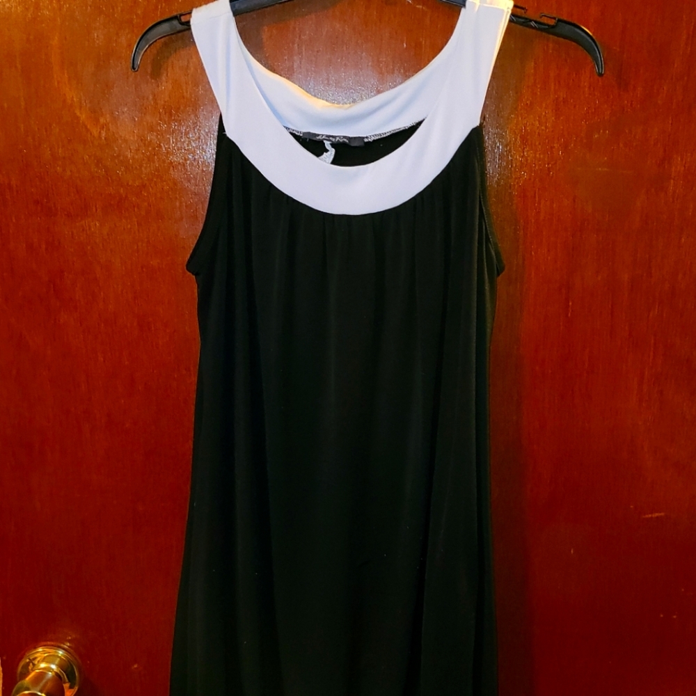 Urban Rose black and white tunic top size 1x